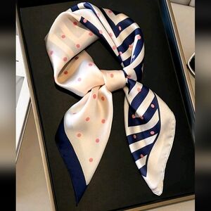 Beautiful Scarf/Twilly/Shawl New 27.2in X 27.2in